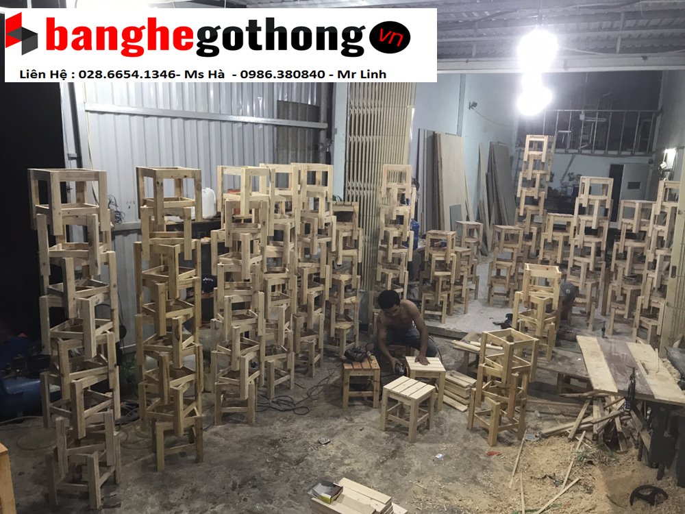 Mẫu bàn ghế cà phê gỗ thông mới nhất